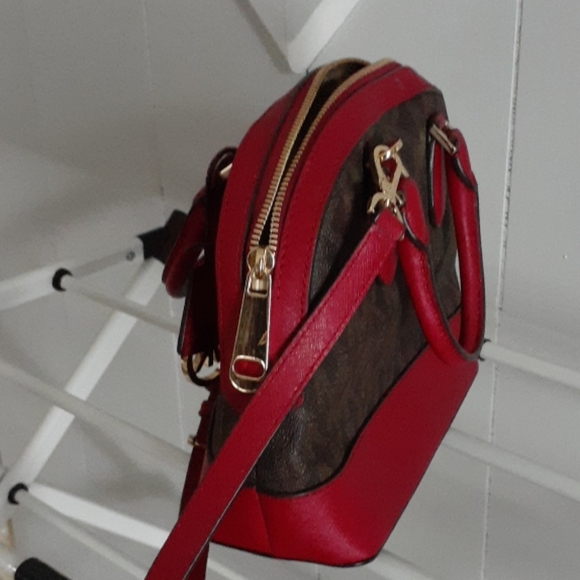 Michael Kors - Picture 2 of 5